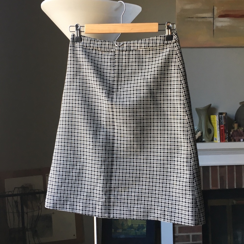 Banana Republic black and white pencil skirt